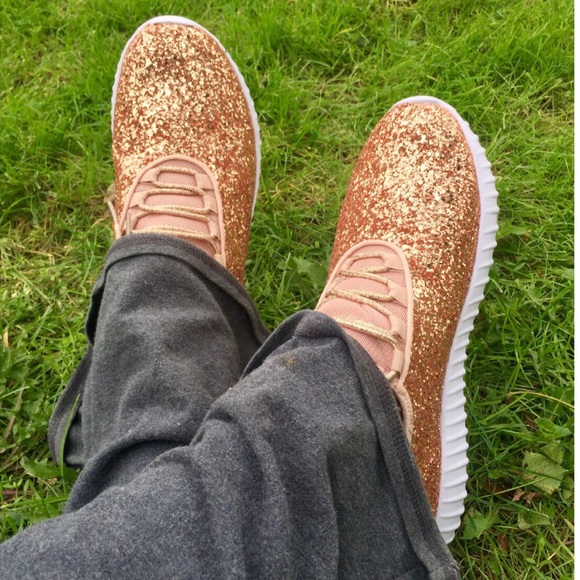 📛 1 LEFT-SALE📛 ROSE GOLD GLITTER SNEAKERS NIB⭕️ - Picture 8 of 8